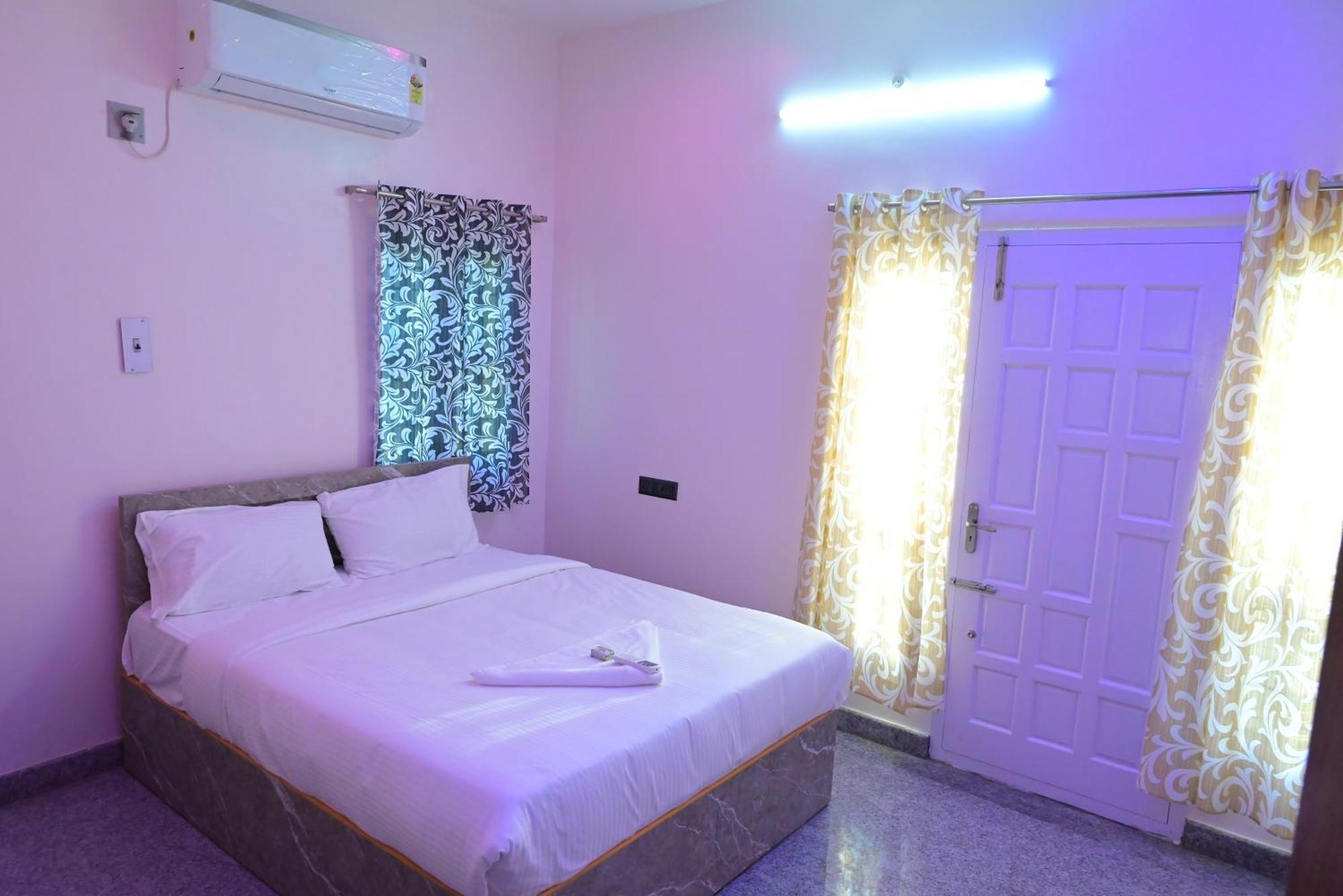 Le Joie Luxury Apartment ปอนดิเชอรี ภายนอก รูปภาพ